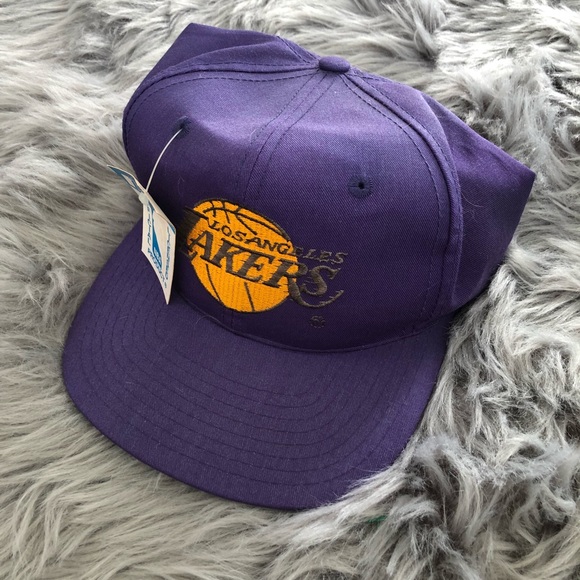 NBA Other - Vintage Los angles lakers dead stock snap back